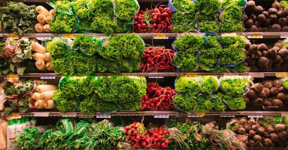 Verse groente en fruit in de nieuwe winkel